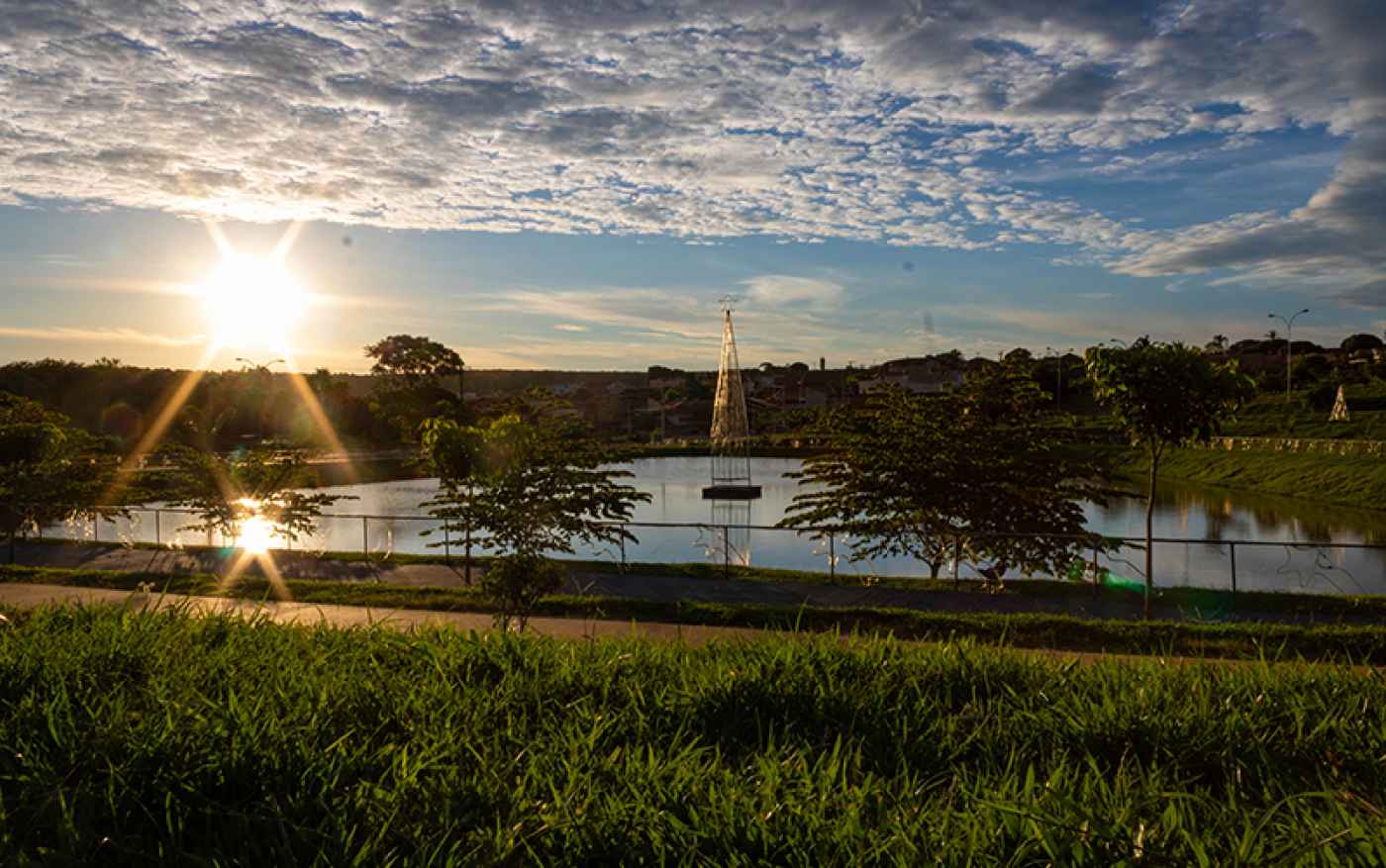 fotografia de paisagem com grande abertura do diafragma